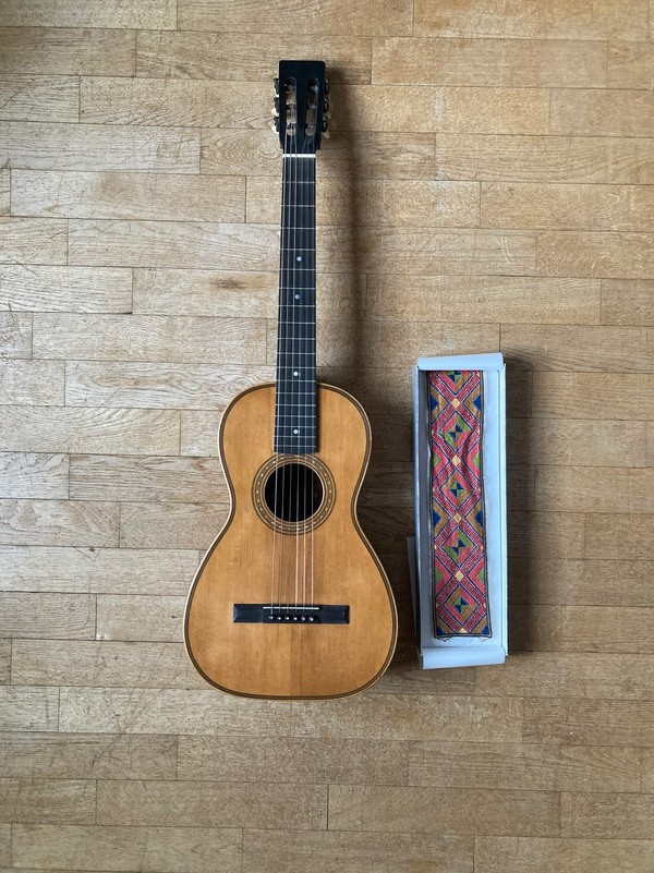 Forjahns Wandervogelgitarre mit Gurt