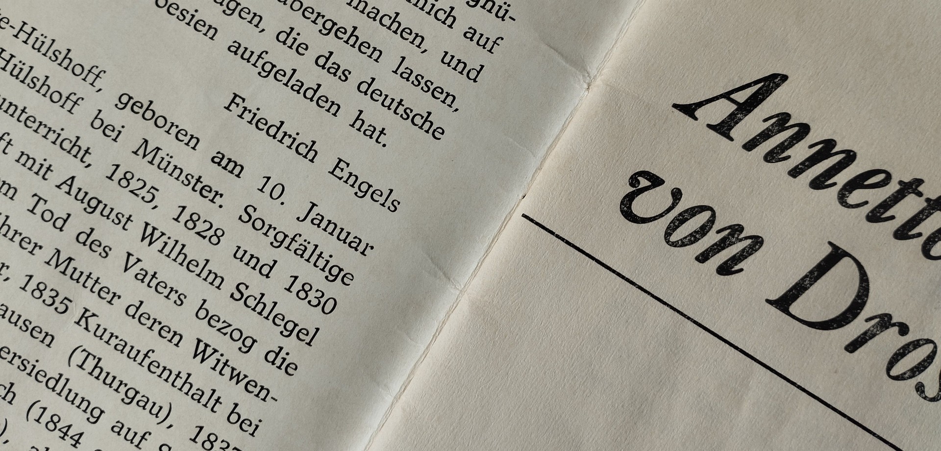 Aufgeschlagenes Buch
